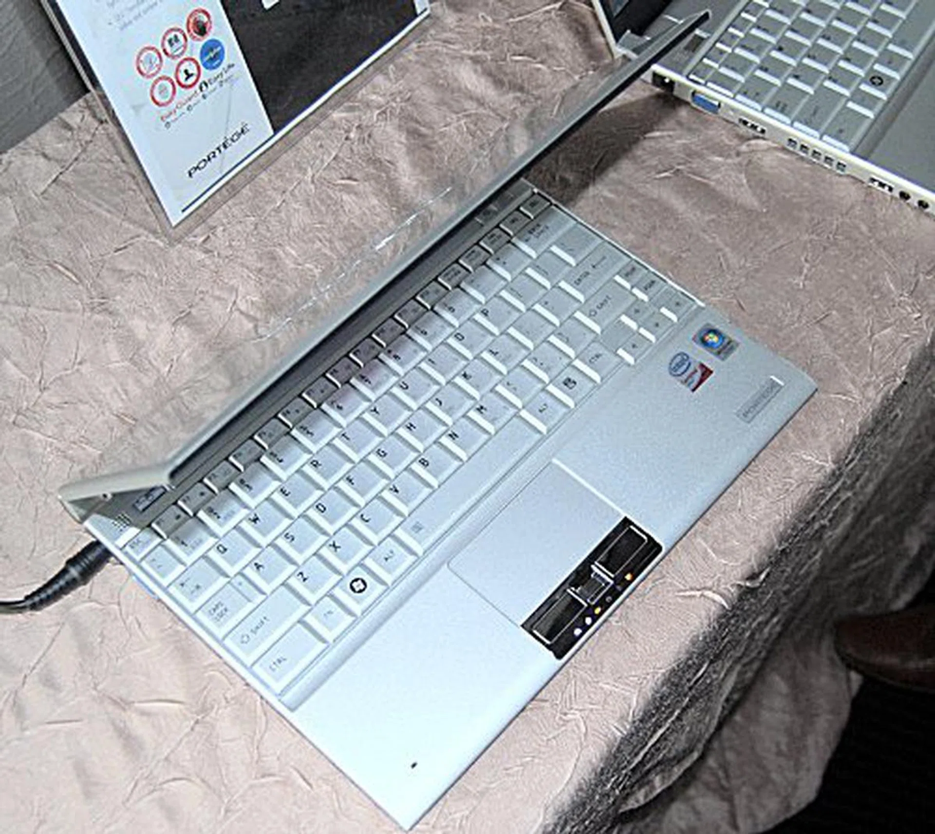 Toshiba Portege Ultra Portables: High in the Sky! | HardwareZone Singapore