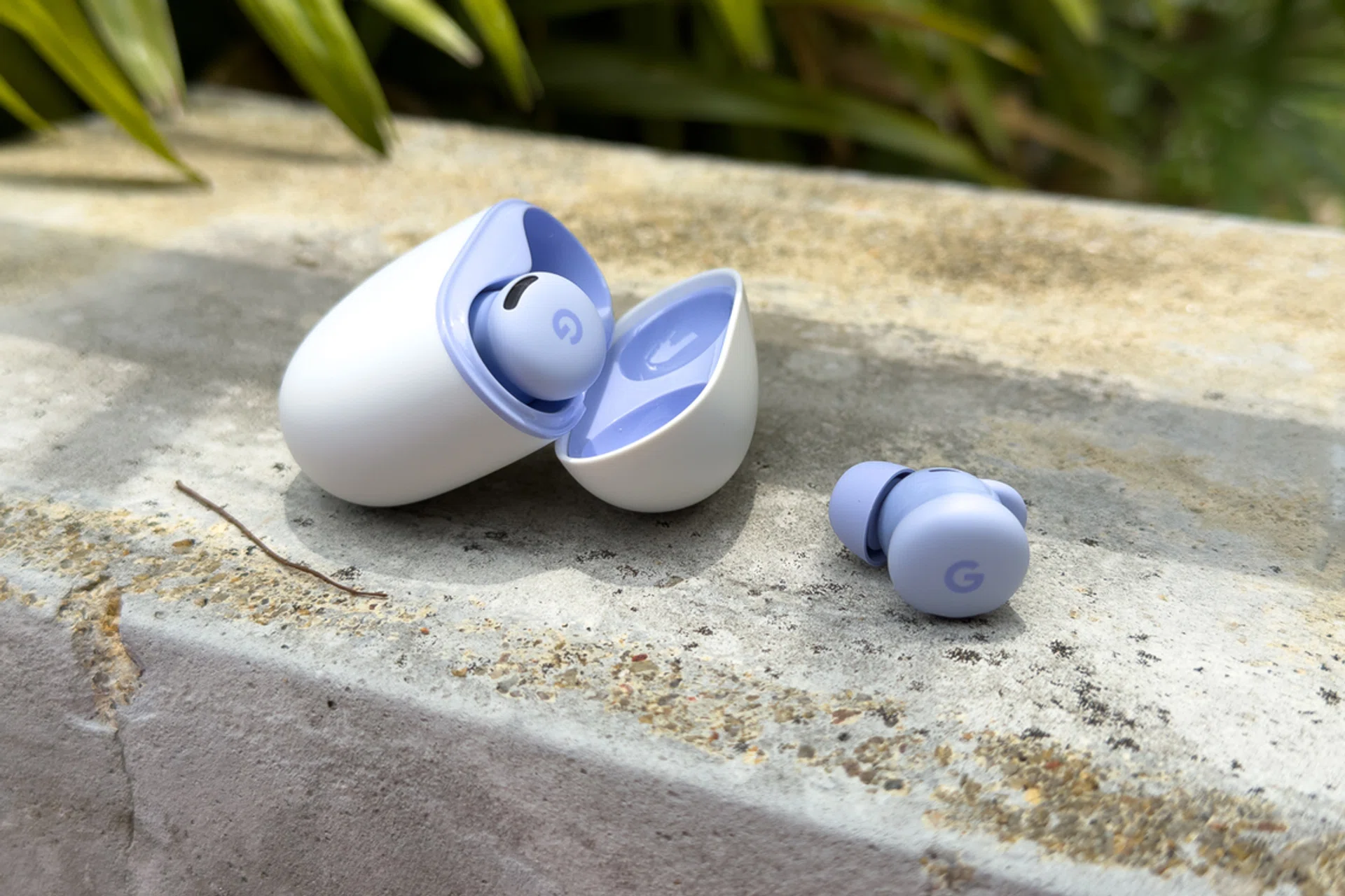 Google Pixel Buds 2a in Iris
