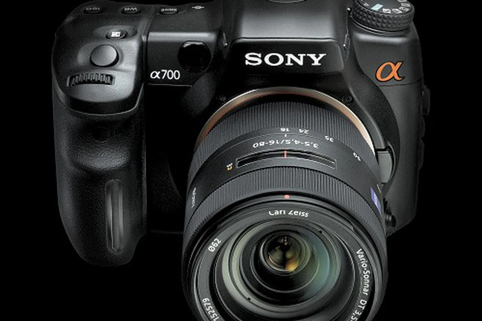  After more than a year, Sony steps up its Alpha digital SLR camera range with a mid-range 12.24MP contender, the A700. It should shortly retail at a recommended street price of S$2,199.  