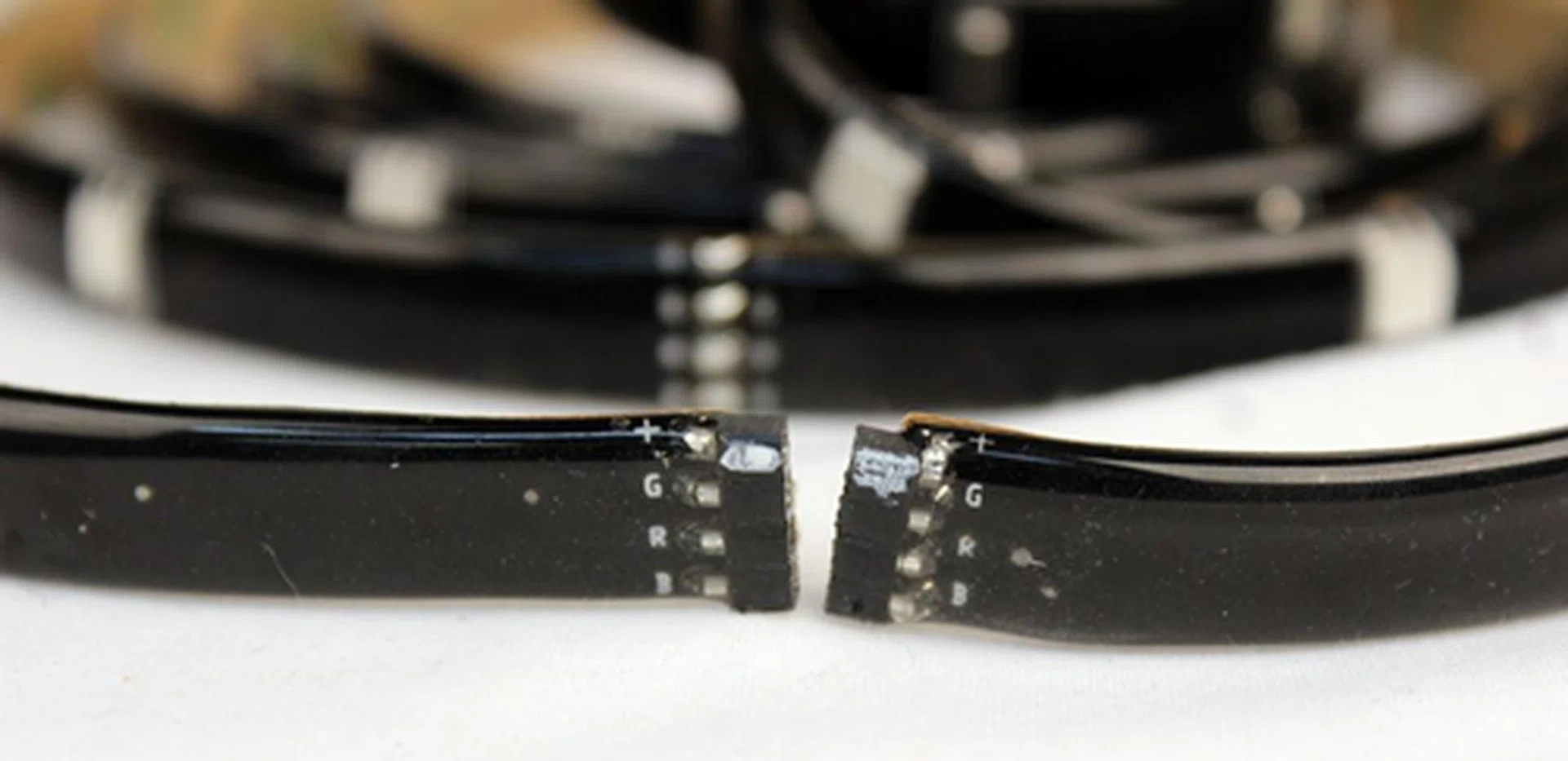 The ends of the sleeved LED are the same; hence, extending the sleeved LED by attaching another is possible if NZXT is able to come up with a simple 4-pin connector for them.