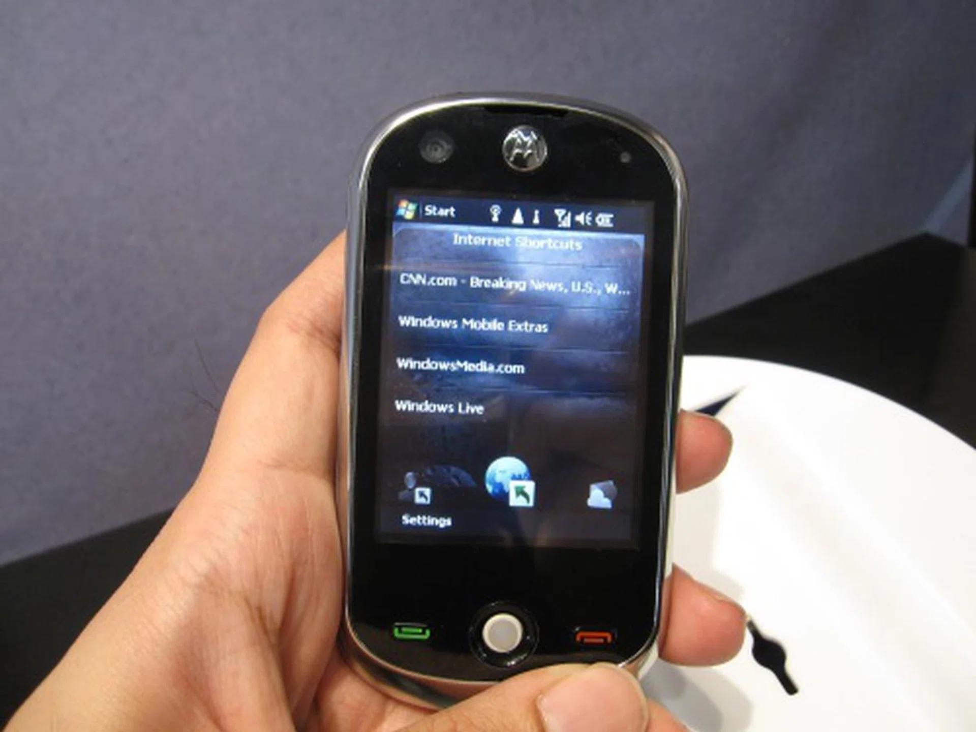 Can the Motorola Motosurf A3100 actually save Motorola's day?