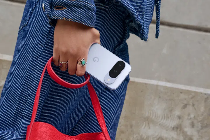 Google Pixel 10 in Frost.