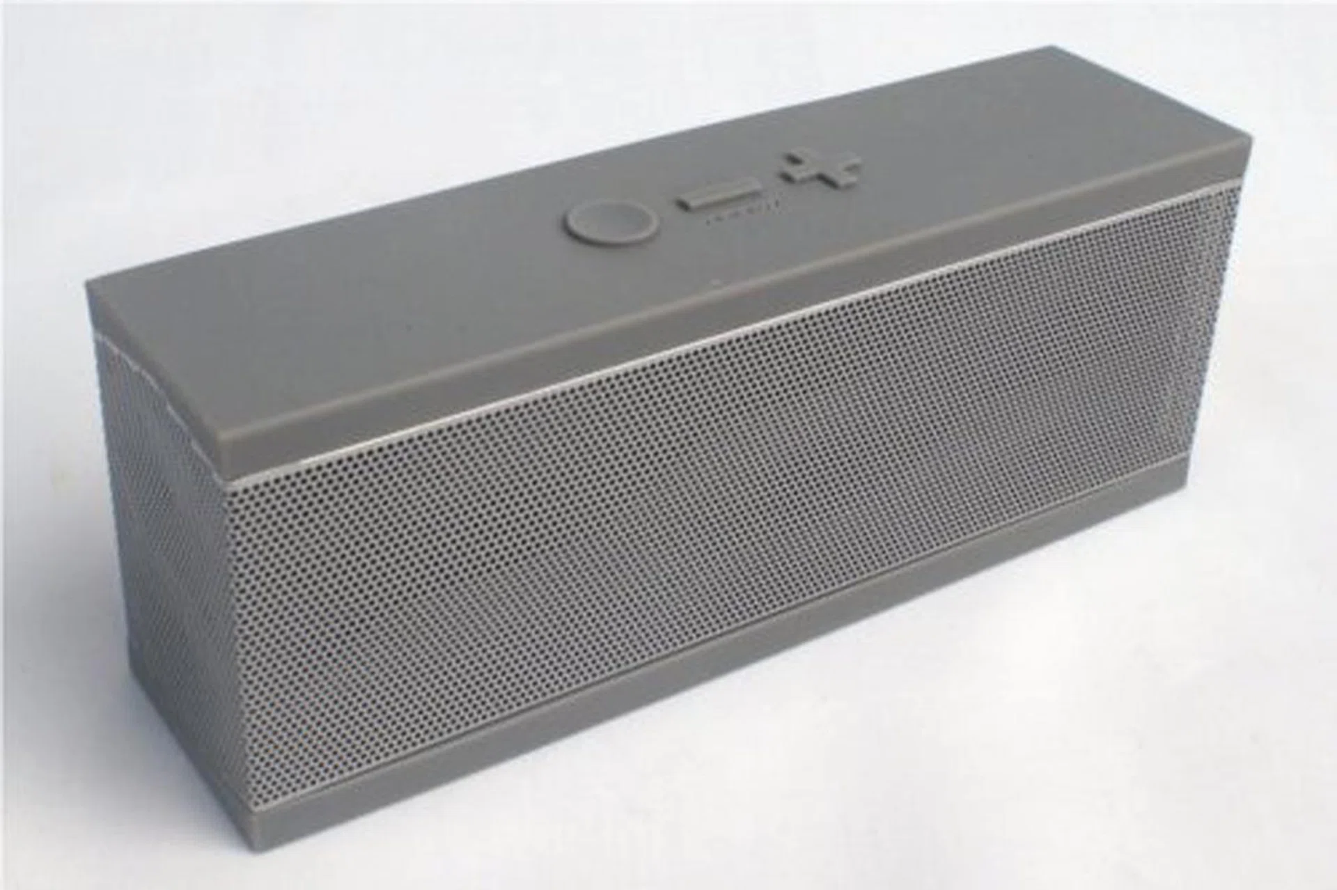 Going with the less is more school of thought, the top of the Jambox consists of just the volume controls and a dual-purpose "Talk" button.