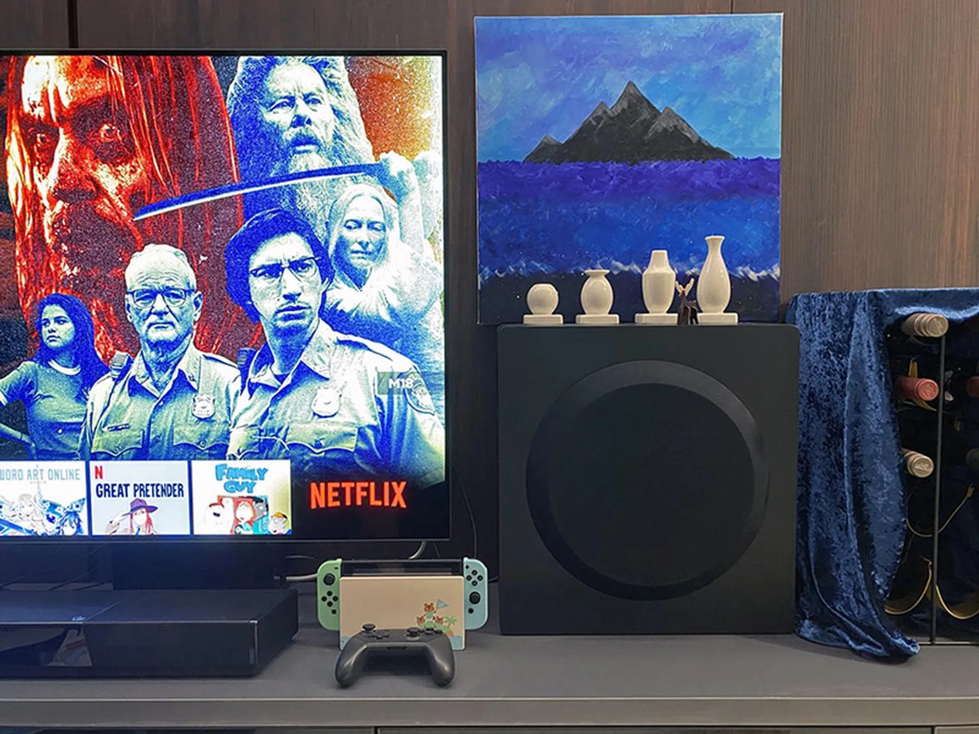 Can you find the subwoofer in this photo? Of course you can.