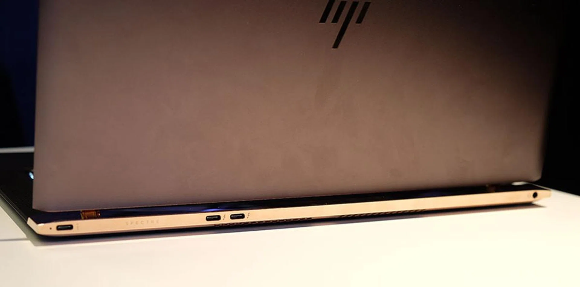 HP Spectre ports