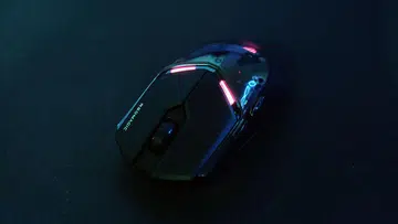 The mouse utilises split primary buttons for an improved click feel.