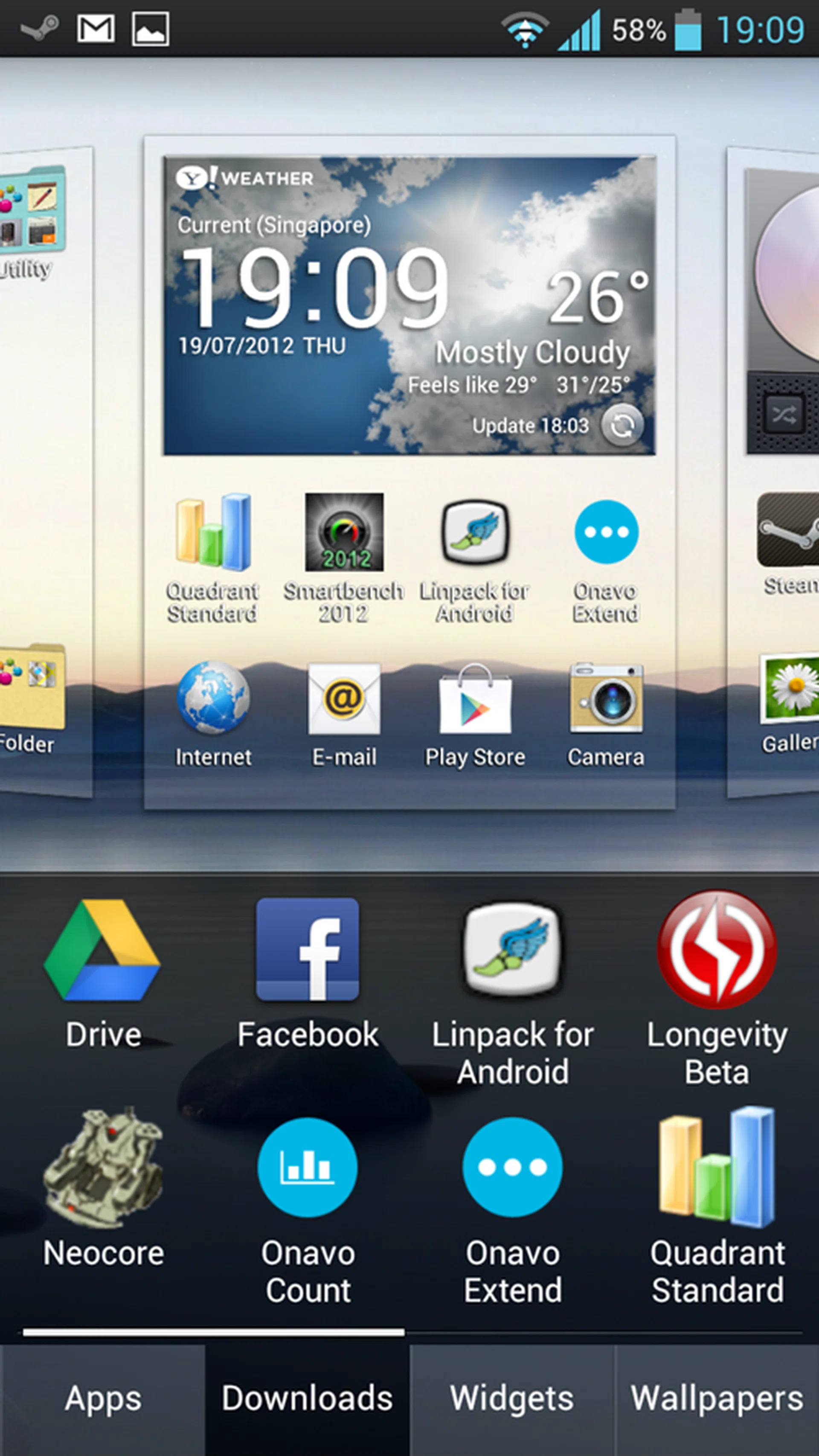 Like Sense 4.0 UI, long-pressing any home screen on the LG Optimus 4X HD allows you to add apps, widgets, shortcuts or change wallpapers. Doing the same on the stock Android 4.0 will launch the app drawer instead.