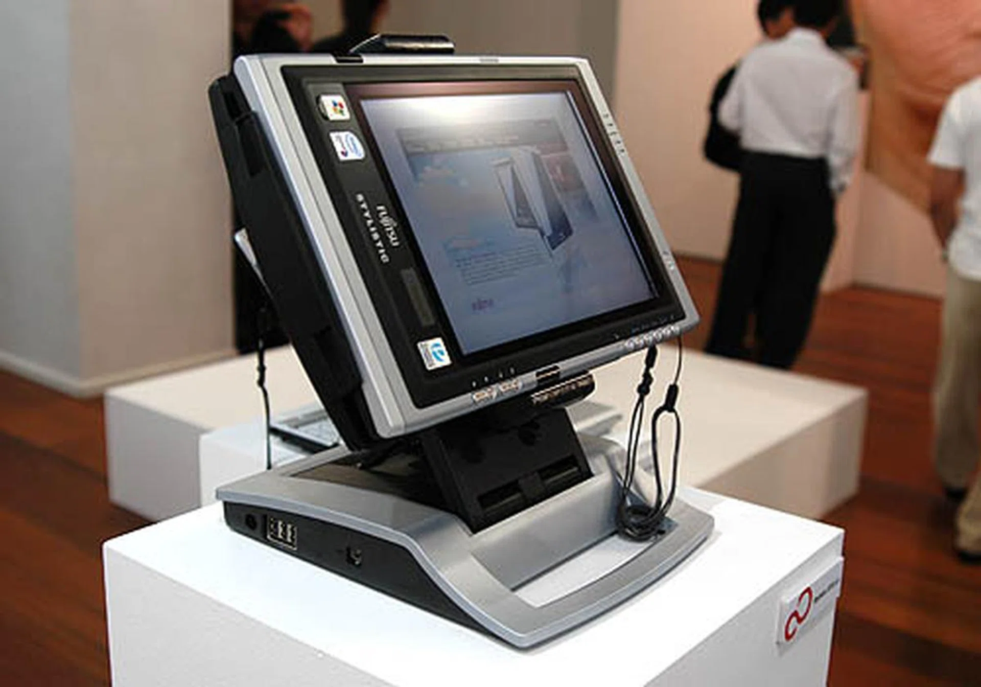 Fujitsu Lines Up the Catwalk | HardwareZone Singapore