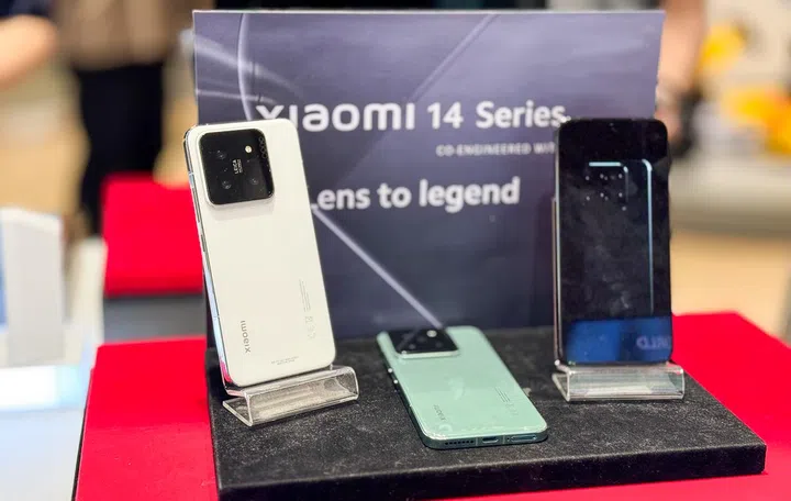Xiaomi 14 in the different colours. 