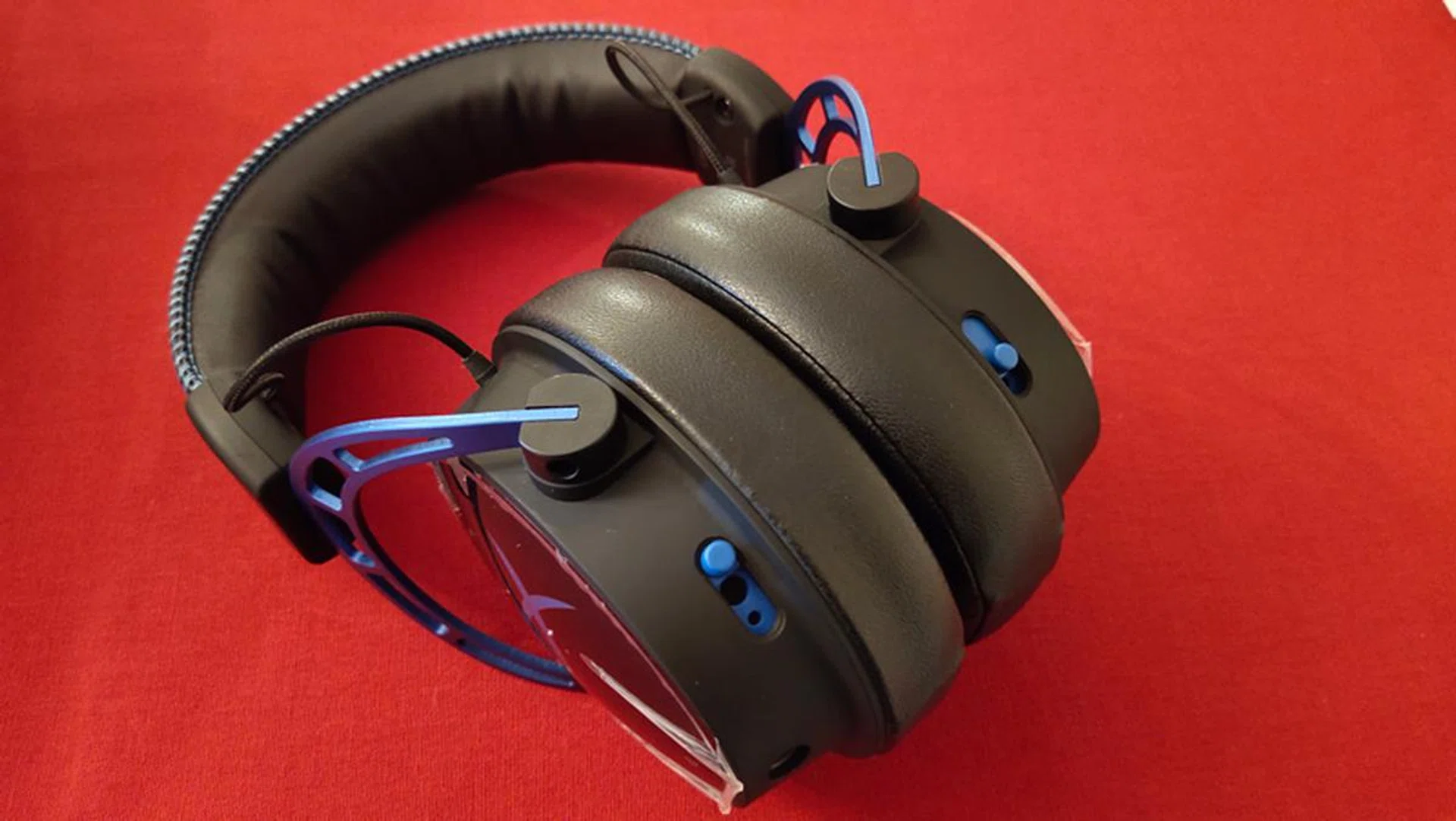 These are a pretty stylish pair of headphones.