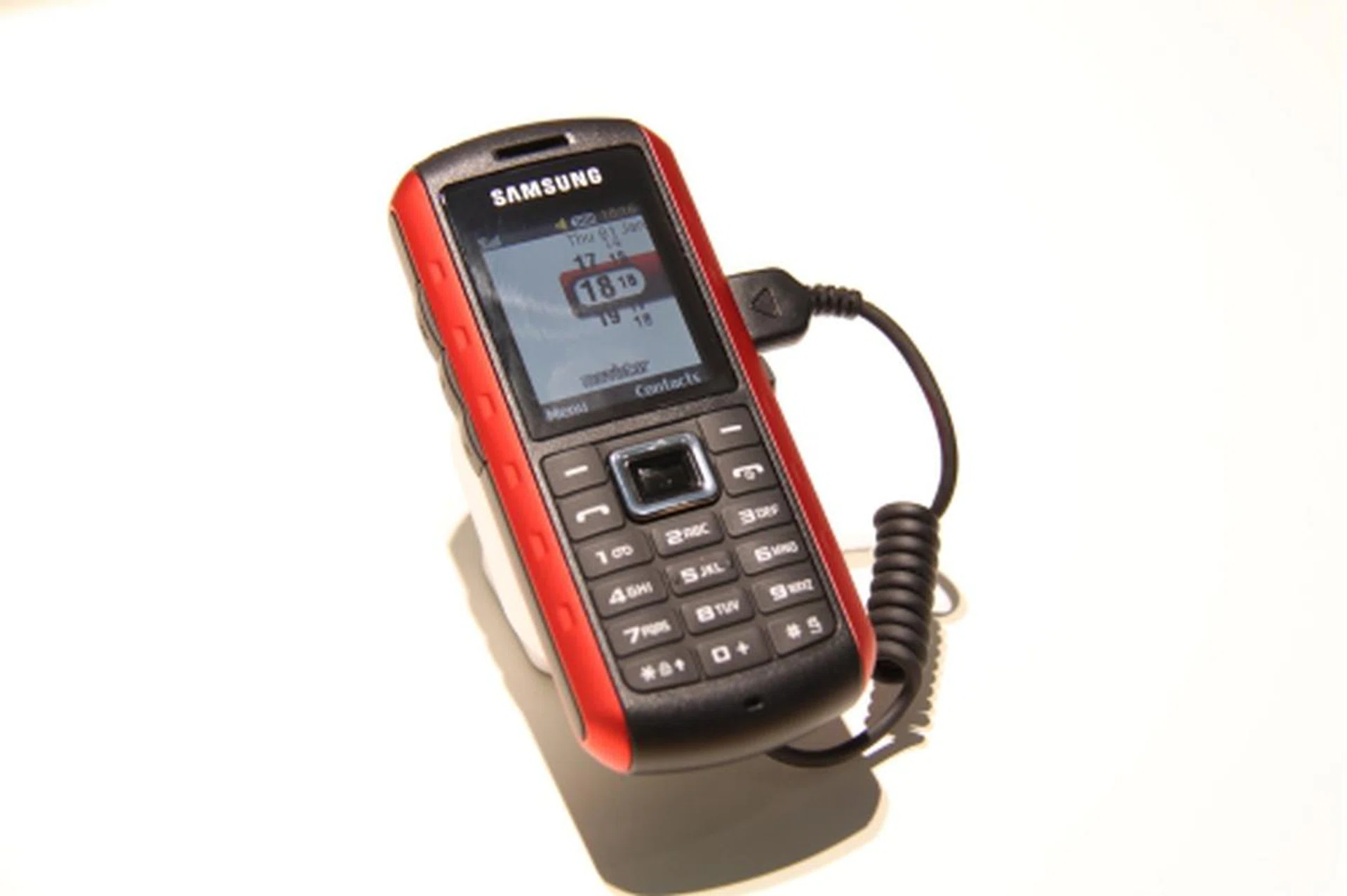 The Samsung B2100 is a waterproof and shock resistant phone. Being a sporty bar type phone, it is wrapped in an anti shock urethane material and comes with torch light, a large battery (1000mAh), Bluetooth 2.0/USB 2.0. 