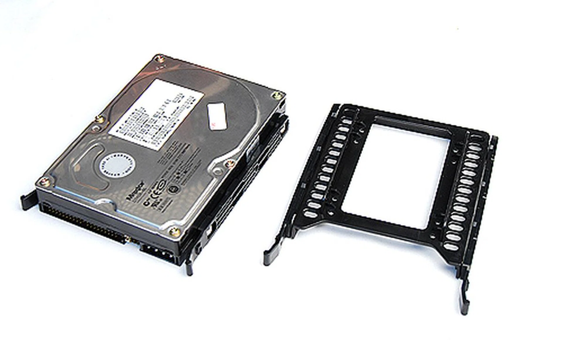 Installing hard drives is a simple affair, just latch on these racks and slide them in. Also provided is a special 2.5-inch adapter for installing smaller SSDs.