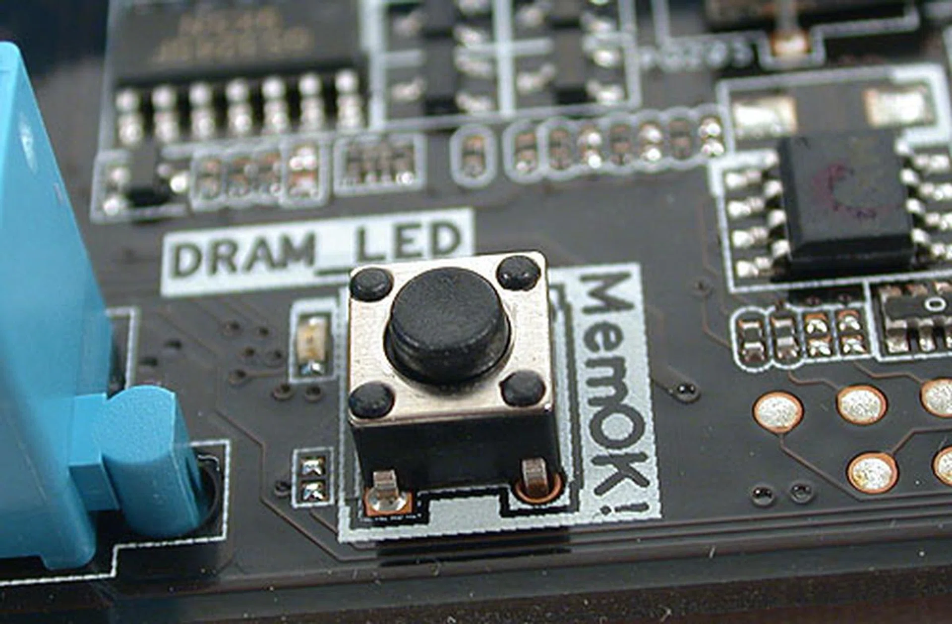 Another recent ASUS feature is MemOK!, a memory compatibility tool that allows you a greater chance of booting up the system even with improper memory timings. The DRAM_LED also helps to indicate if there's a problem with the memory during troubleshooting. 