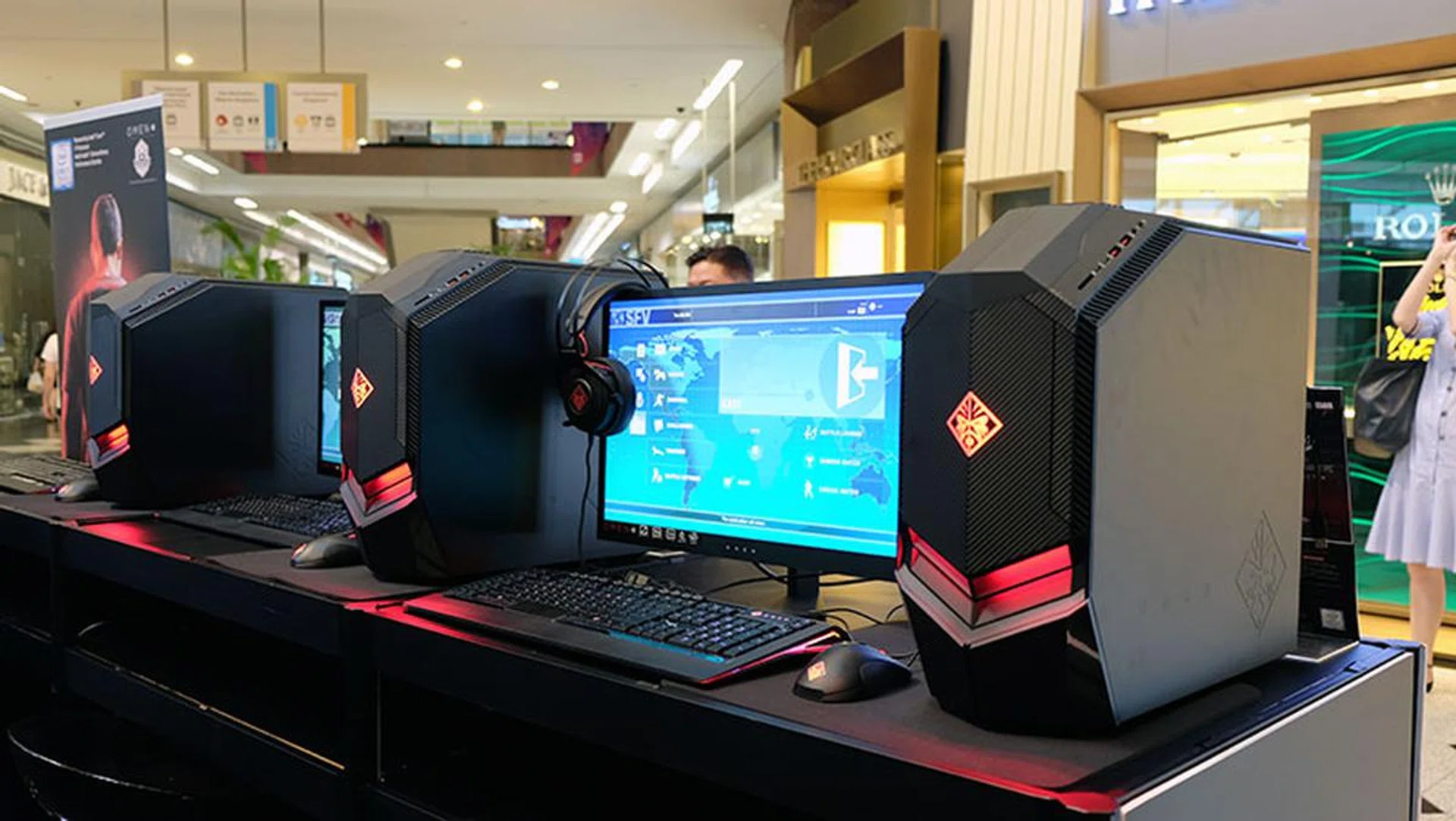 The Omen desktops will take up to dual NVIDIA GeForce GTX 1080s in SLI. Not to mention, they look good too.