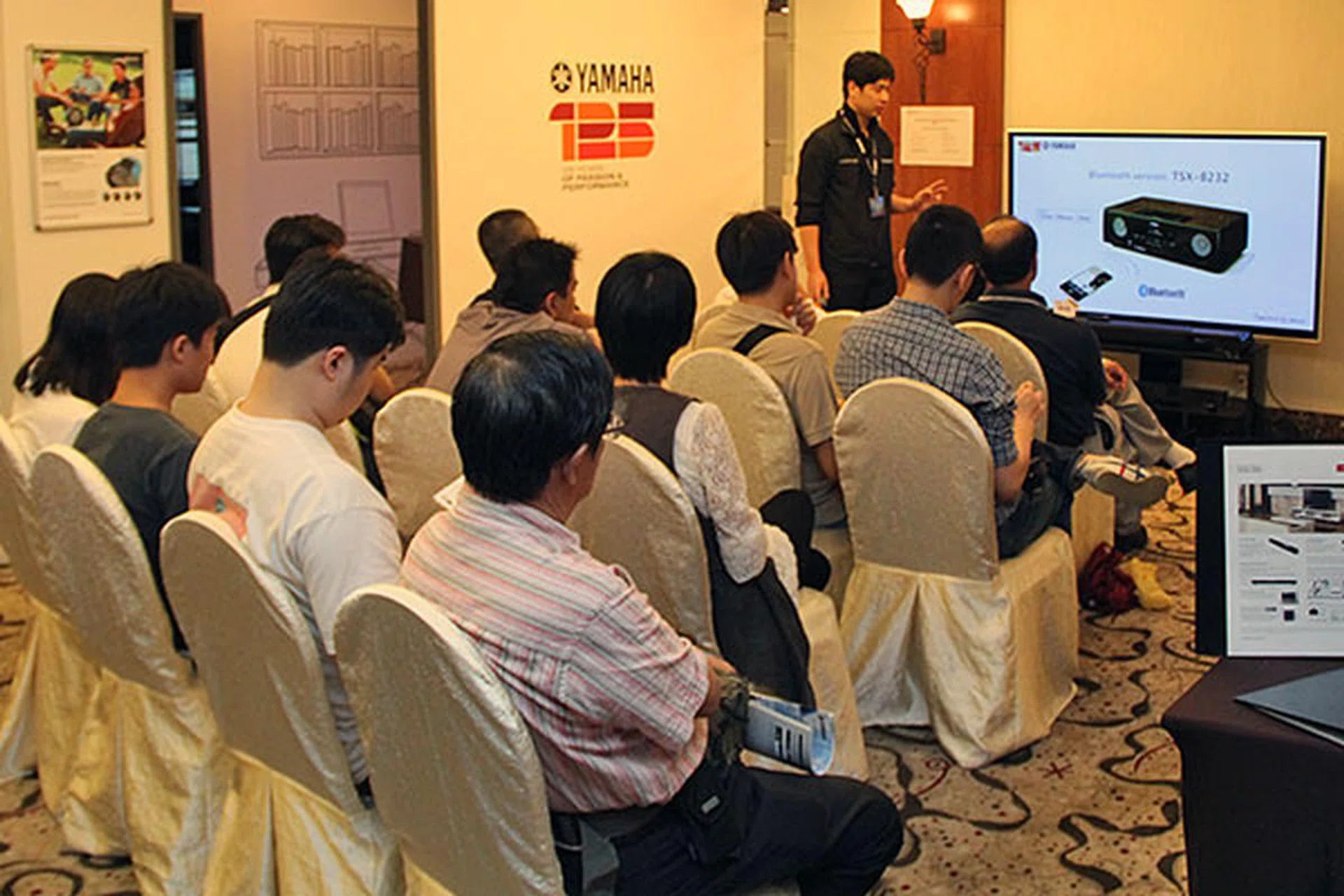 A full house listening attentively to Yamaha's presentations on their latest desktop audio products.
