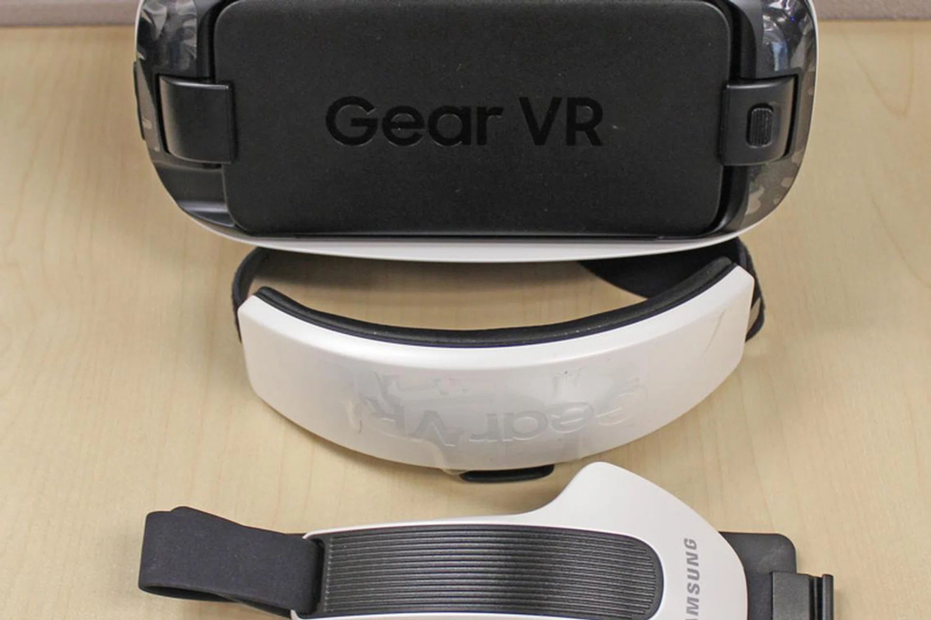 The GearVR Innovator Edition for S6 and S6 Edge in all its glory.