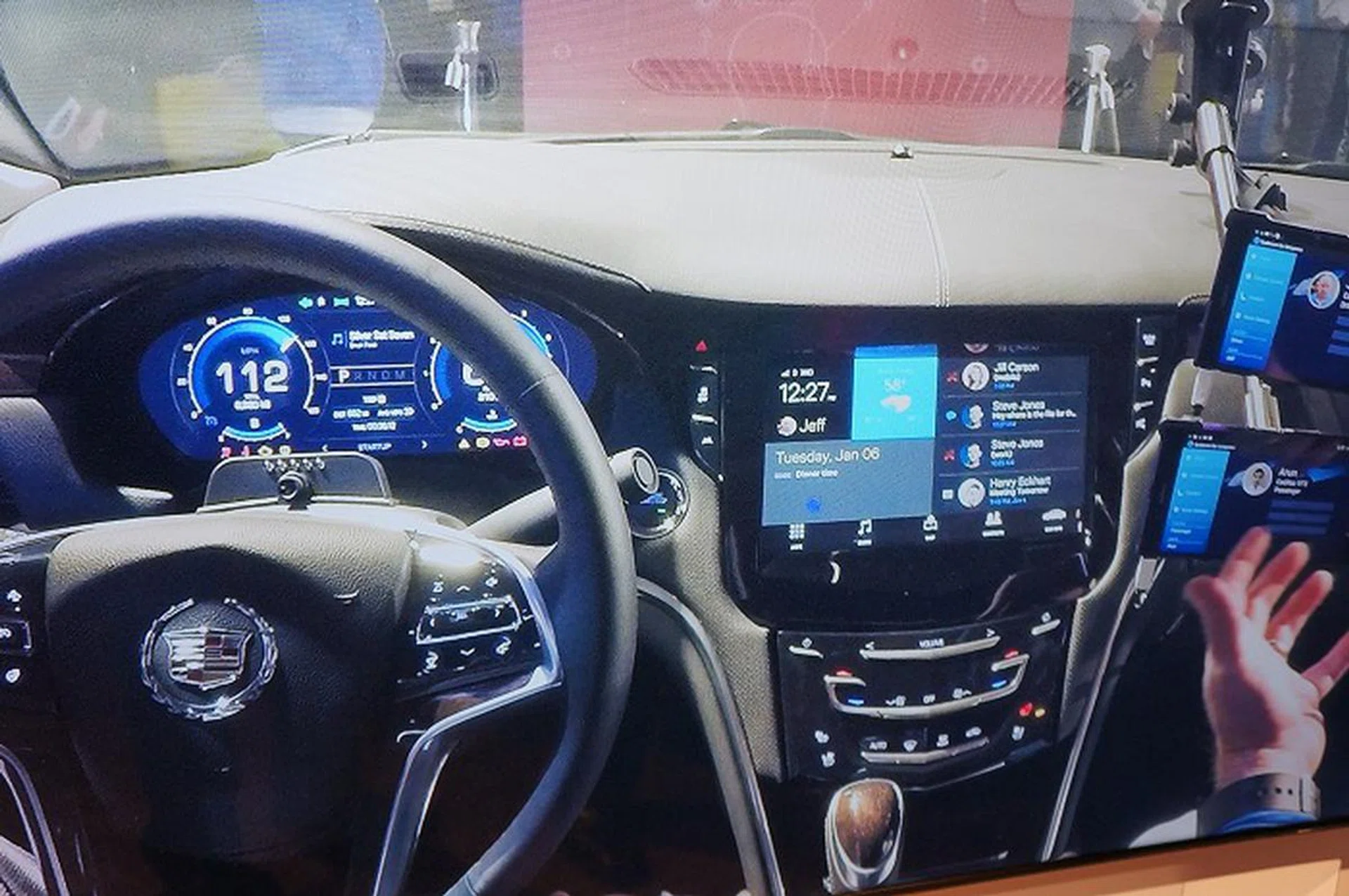 In this Chevrolet car demo at Qualcomm's booth, its showcasing their Snapdragon 800-series processor powering up the various dashboards and car infotainment systems. Looks like the NVIDIA Tegra X1 has company.