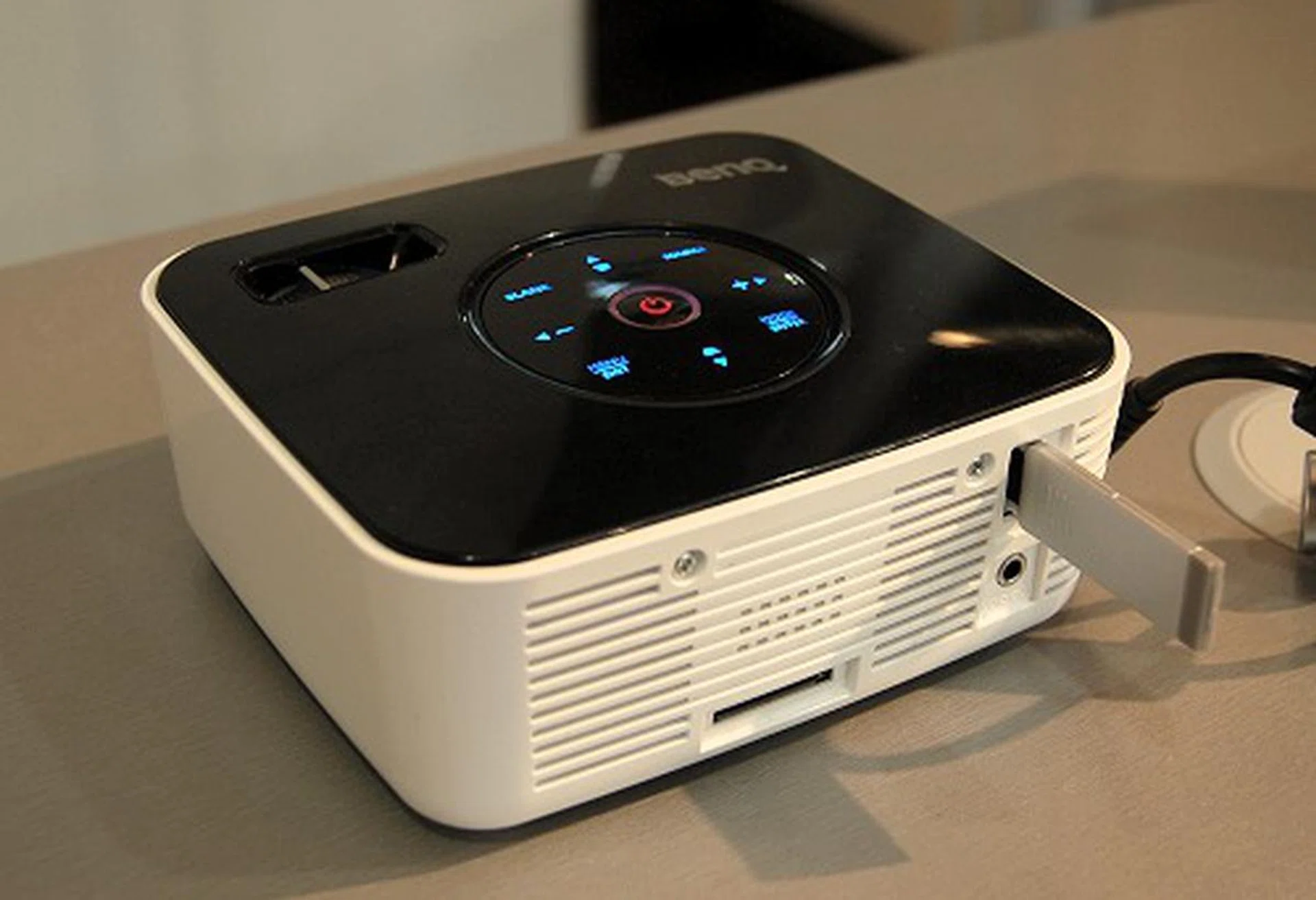  The other was this LED Pocket Projector P1. Though not as pocket-able as the a few really handy ones we've seen, this might actually fair better in the quality output as from what we noticed during its video playback.  