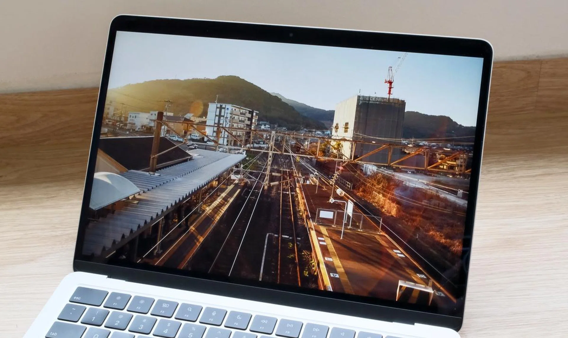 The MacBook Air may not have a fancy OLED display but its IPS LCD display still looks mostly good.