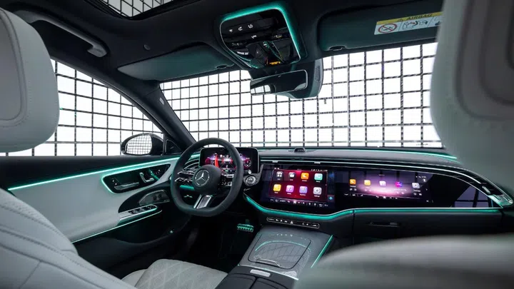 Behold, the MBUX Superscreen. (Image source: Mercedes-Benz)