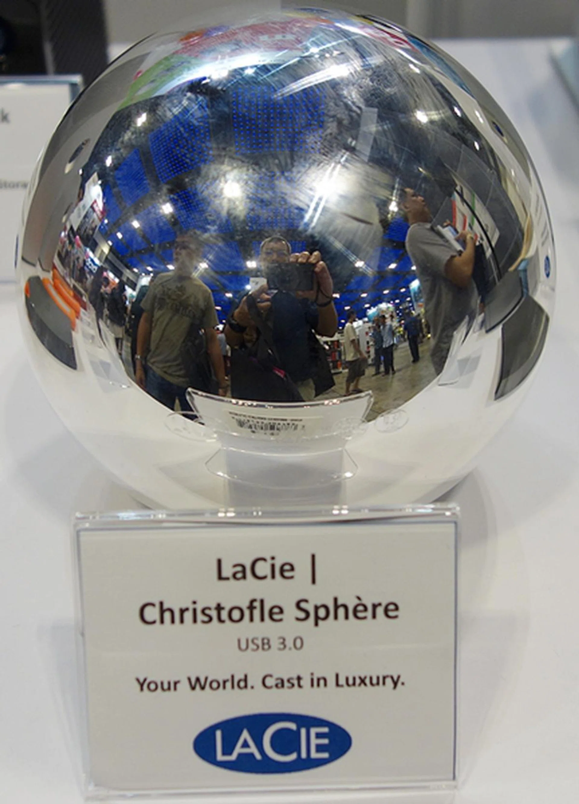 The LaCie Sphere is a truly unique desktop HDD. It is designed by Christofle and handcrafted in France. Powered by its USB 3.0 cable, this 1TB HDD doesn't have any unsightly power cord.