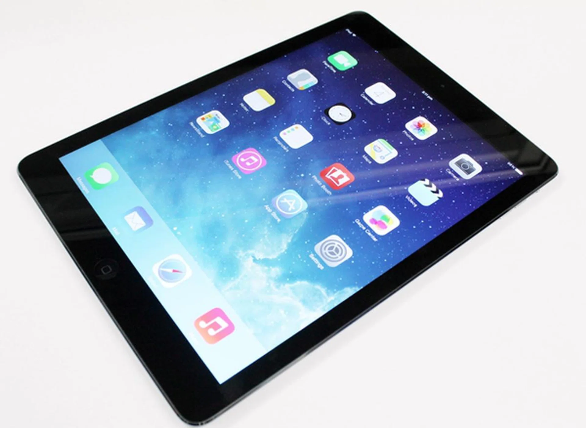 Can the Apple iPad Air float like a butterfly and sting like a bee?