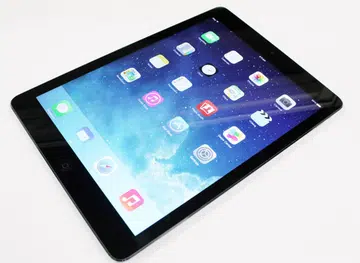 Can the Apple iPad Air float like a butterfly and sting like a bee?
