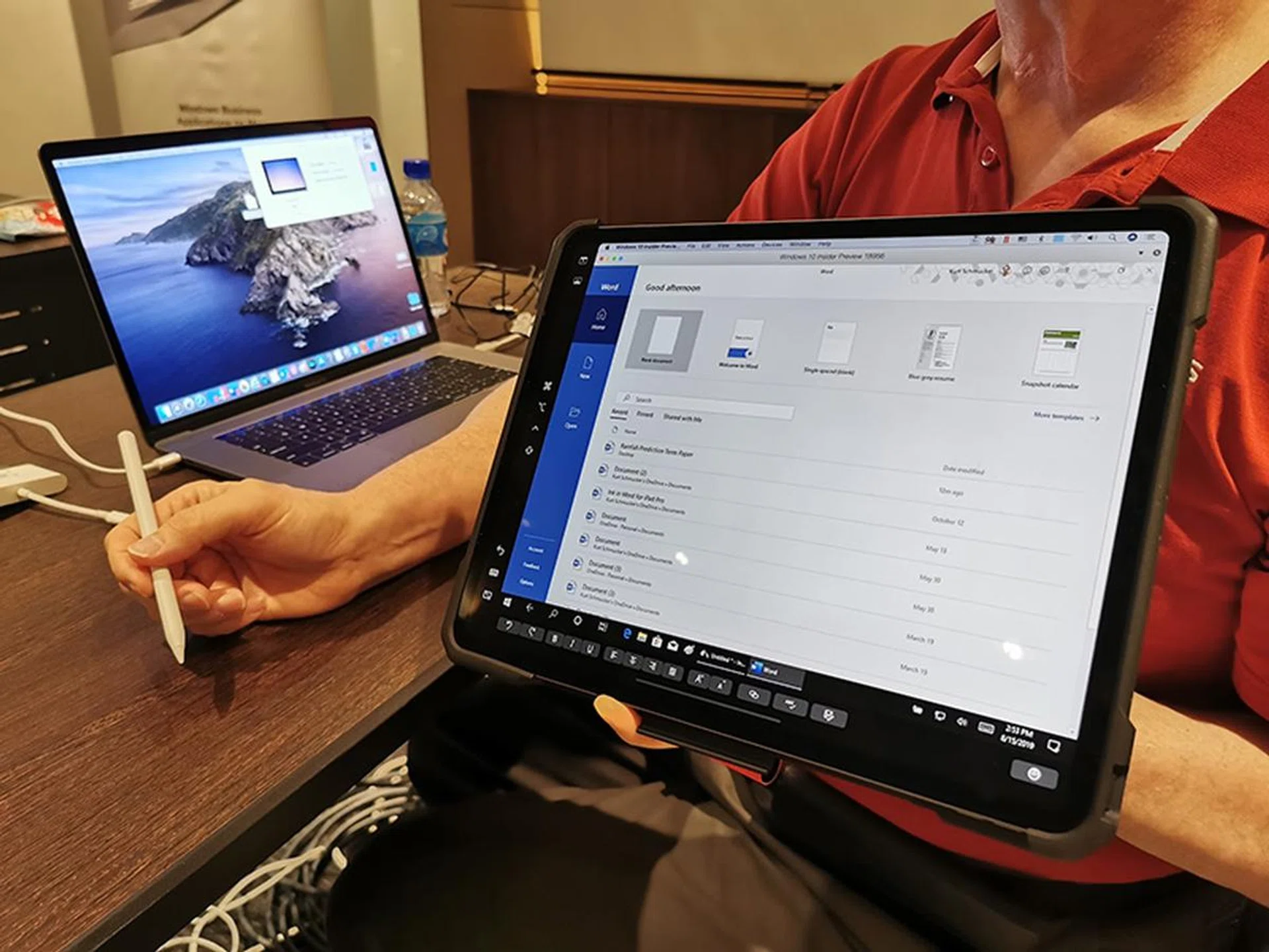 Parallels Desktop 15 working together with macOS Catalina's new Sidecar feature.