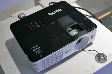 The BenQ MX666+ makes use of NFC to make wireless projection setup a breeze.