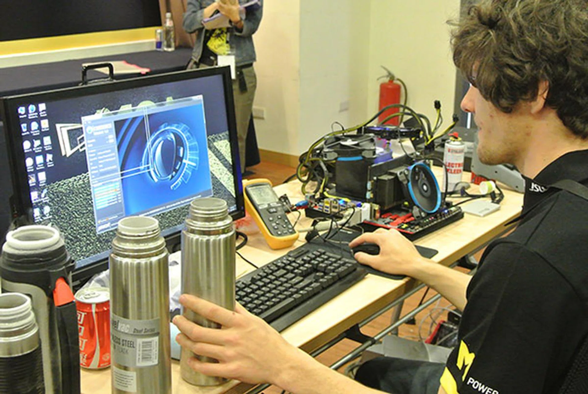 Vivi managed to break the world record for CINEBENCH R11.5 (x4 CPU) using an Intel Core i7-4770K, MSI Z87 MPOWER MAX, and Corsair Vengeance Pro memory.