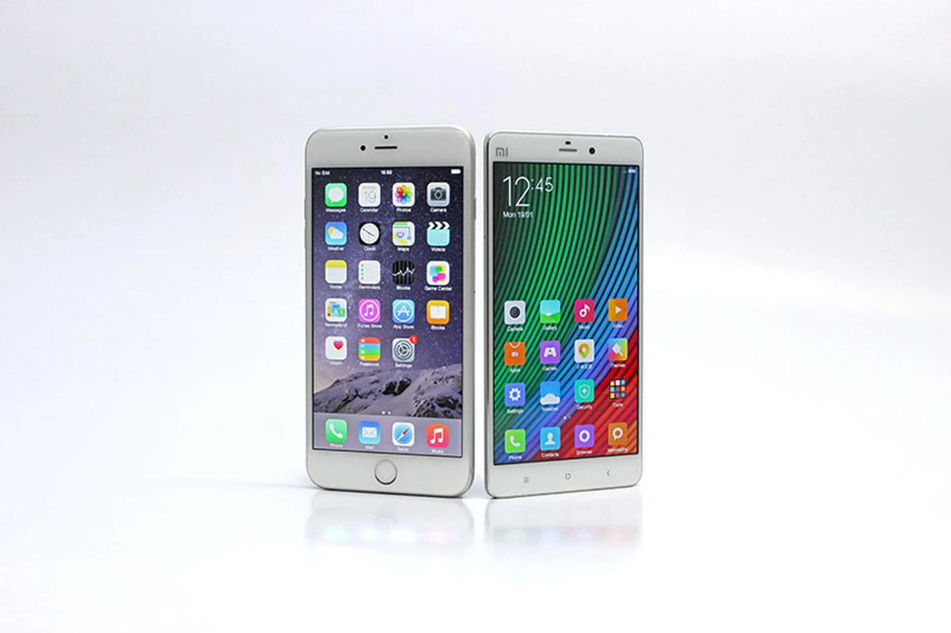 There are more than a few similarities, but ultimately the Mi Note feels new and fresh.