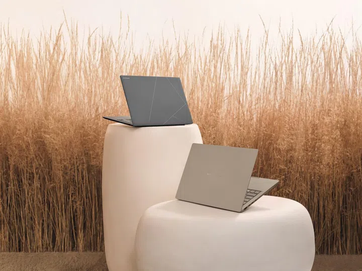 Made entirely with high-tech Ceraluminium, the ASUS Zenbook A14 is available in Iceland Grey or Zabriskie Beige. PHOTO: ASUS