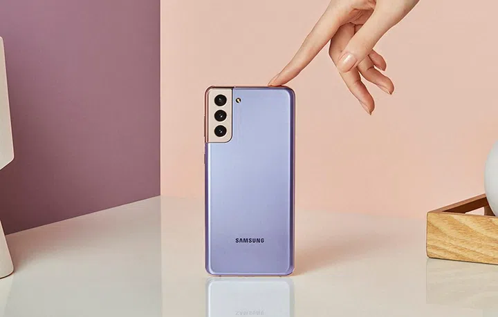 Samsung Galaxy S21+.