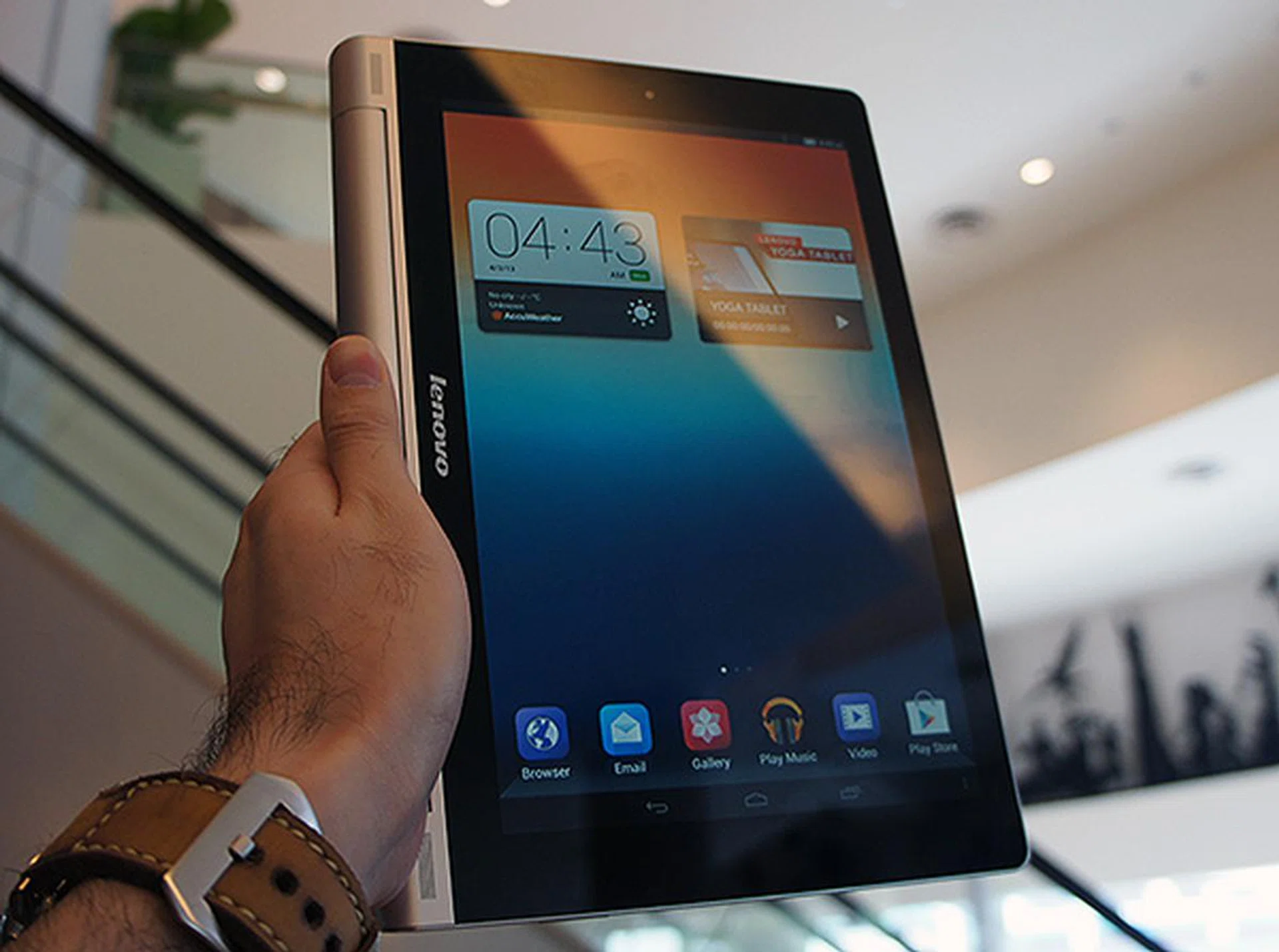 The cylindrical battery compartment works like a camera grip, making the tablet easier to hold on to with one hand.