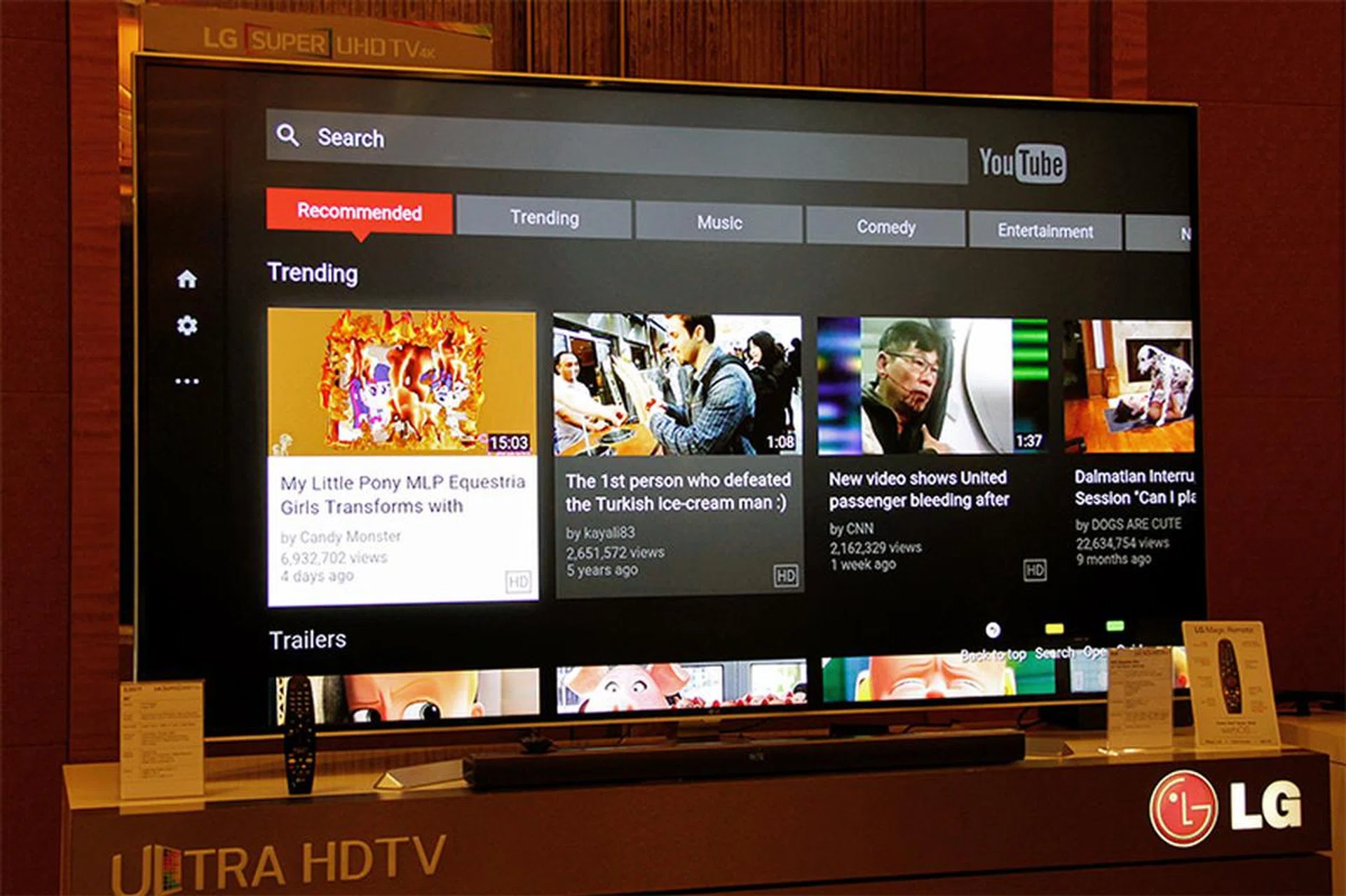 Due to its large 86-inch panel, LG was unable to get the Nano Cell display tech onto the SJ957T.
