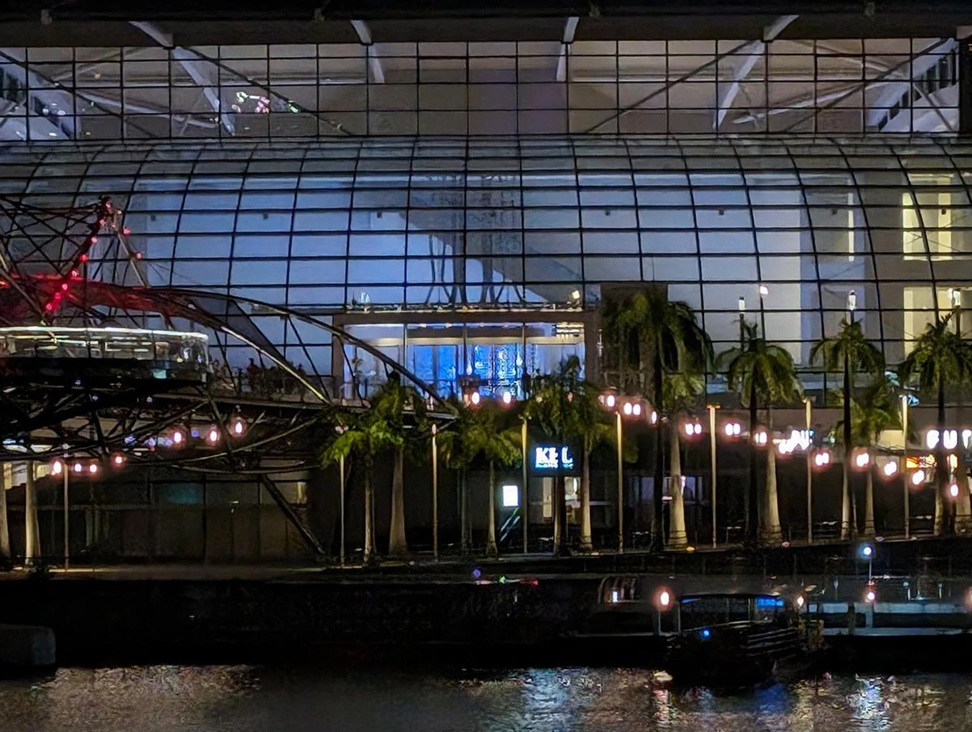 Google Pixel 8, 8x Super Res Zoom.