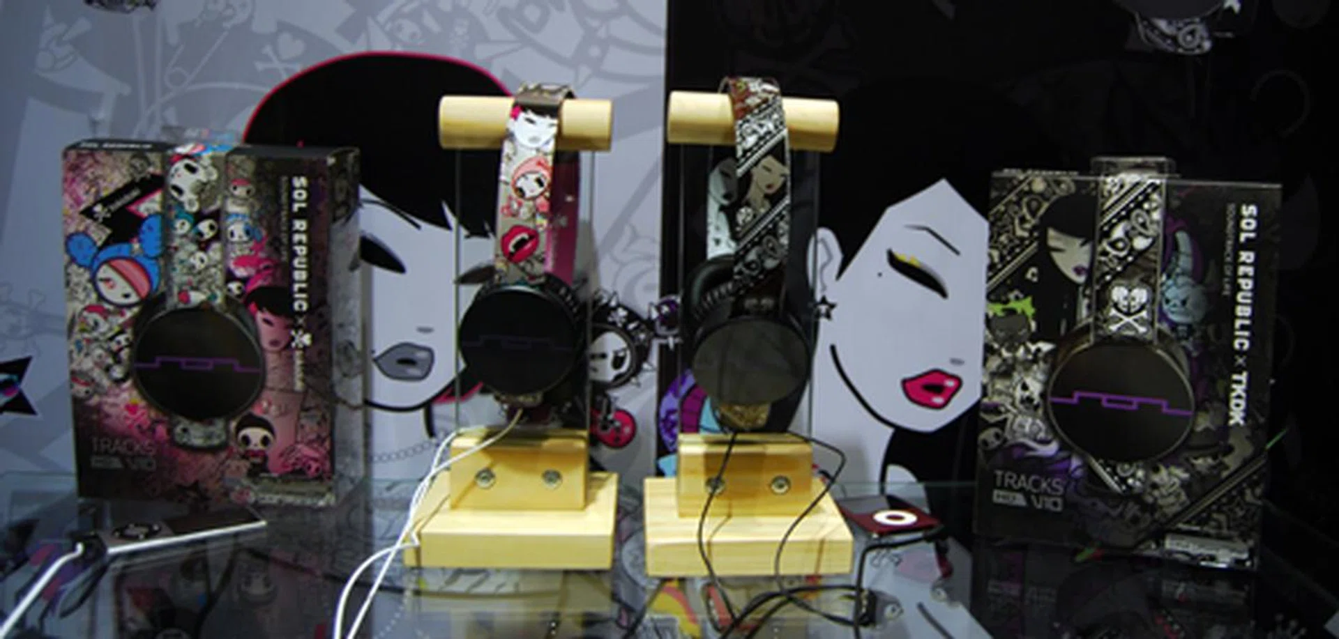 The Sol Republic tokidoki (left) and the Sol Republic TKDK (right) are essentially the same product with a different color scheme.