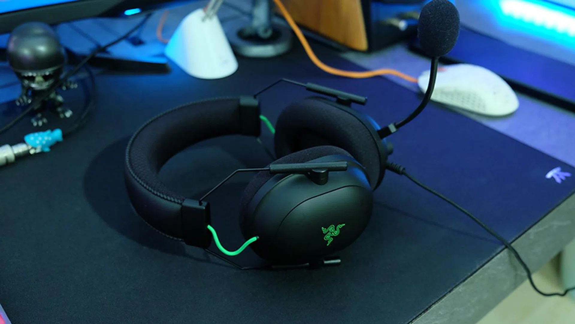 The aviator-style ear cups are some of the best-looking I've seen. 