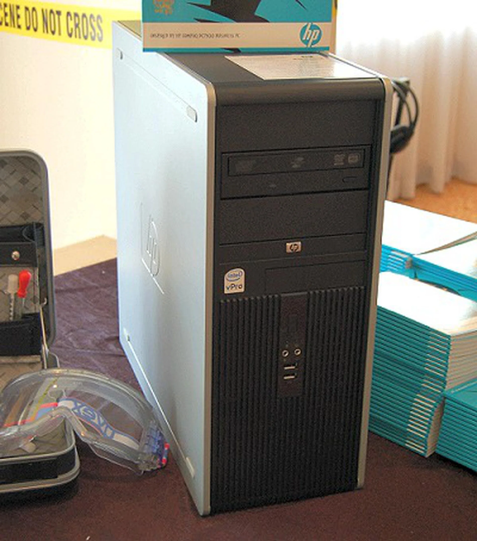  The HP Compaq dc7800 also comes in a traditional business mini-tower system configuration for full expansion possibilities. Computing specs are similar to the USDT variant though.  