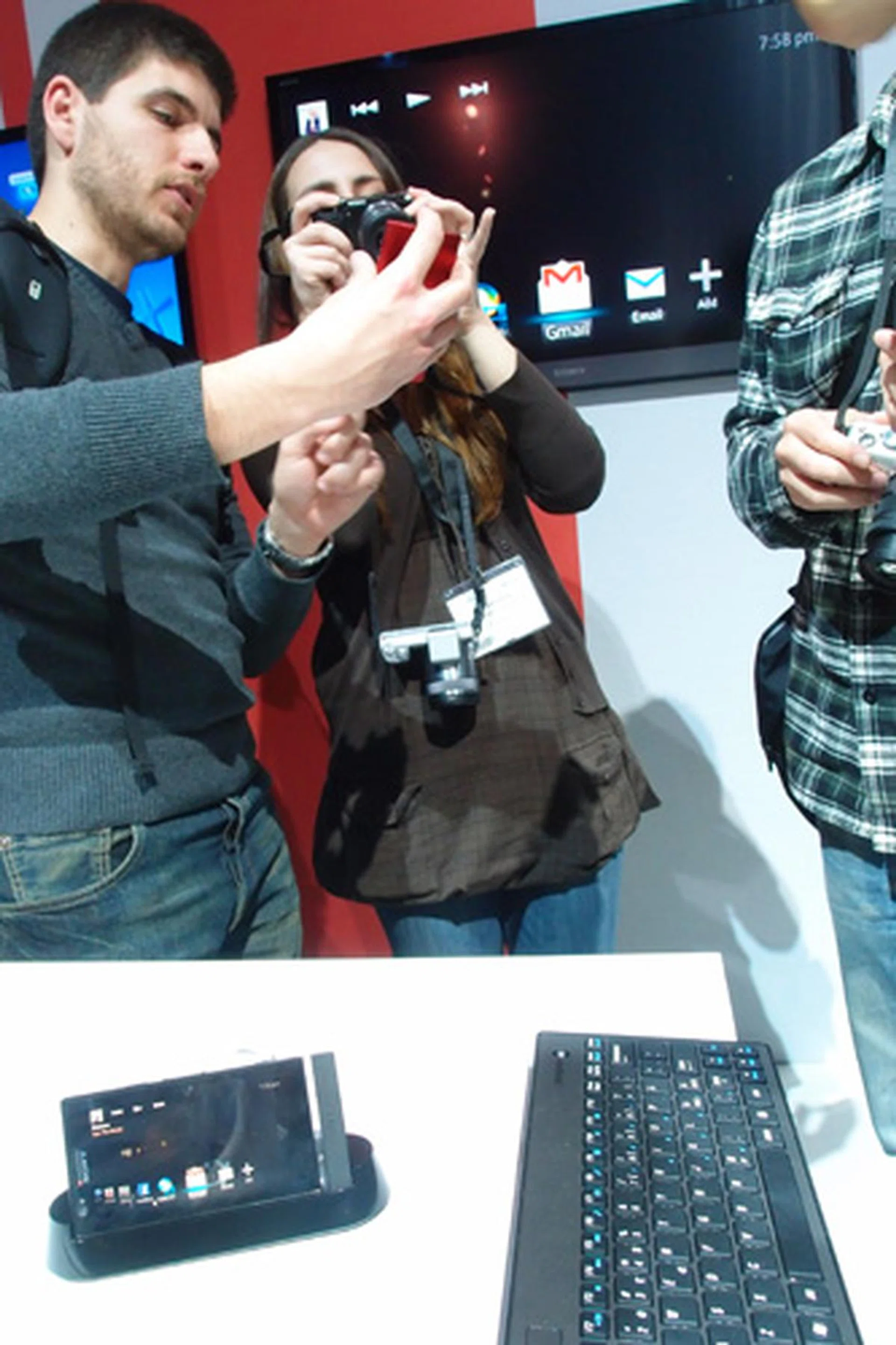 Once docked and linked up to a Sony TV, the Xperia P will switch to a more favorable TV-friendly user interface for simpler navigation when you do so via the remote control. As the SmartDock comes with USB support, you can easily hook up an additional device, say a mouse, alongside a wireless keyboard to surf the net right on your TV.