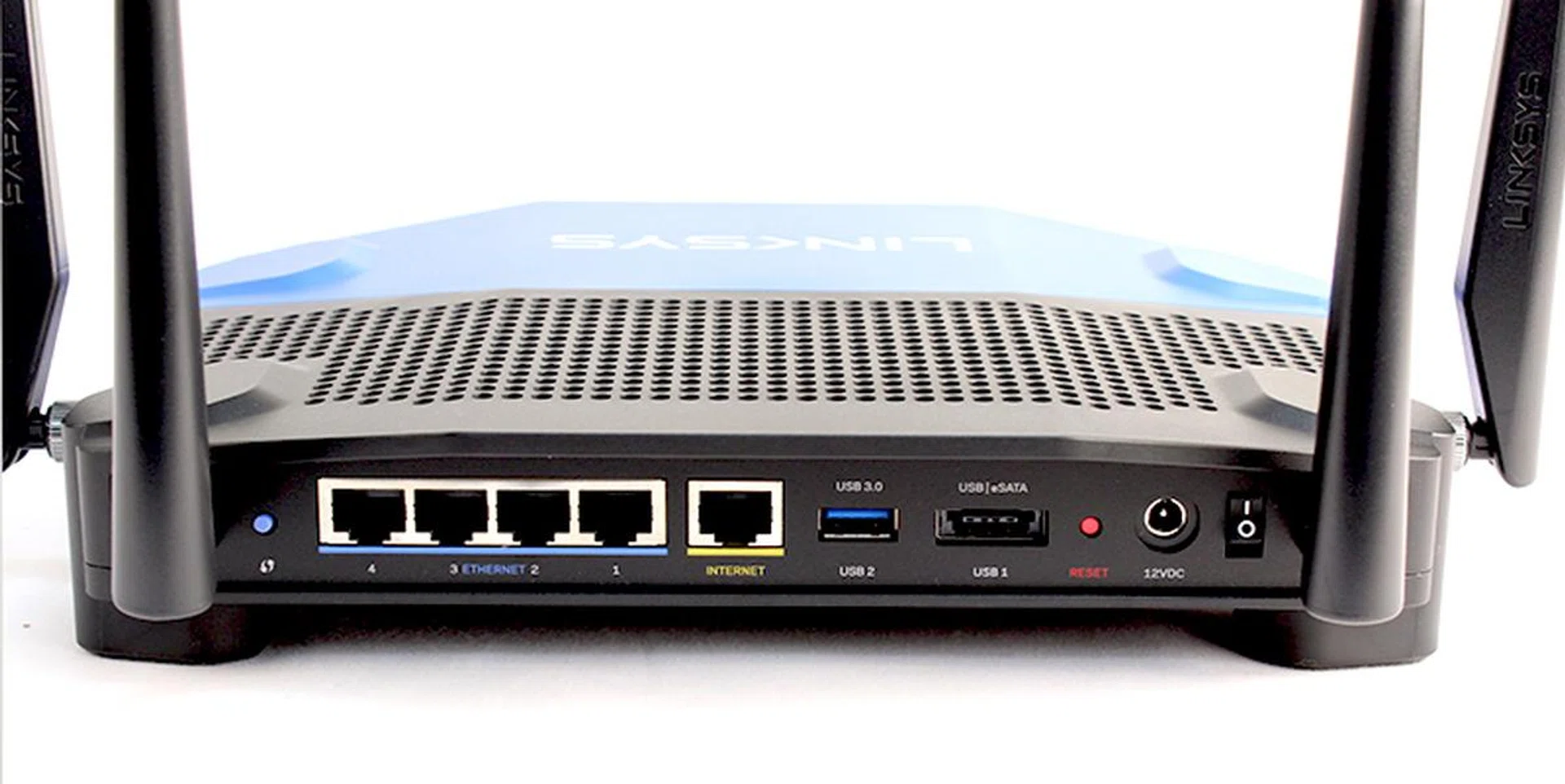 Like the ASUS RT-AC68U, all the Gigabit Ethernet ports and USB ports are located neatly behind the router. The USB 2.0 port also doubles up as an eSATA port.