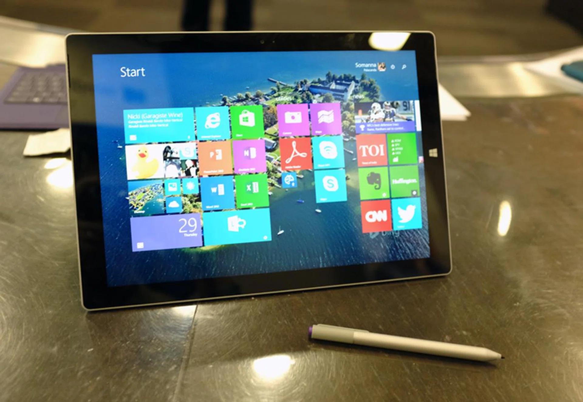 Windows 8.1 looks much better on the bigger 12-inch display and 3:2 ratio.
