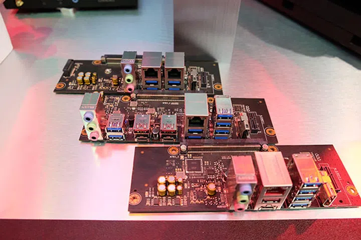 ASUS ROG Avalon I/O modules