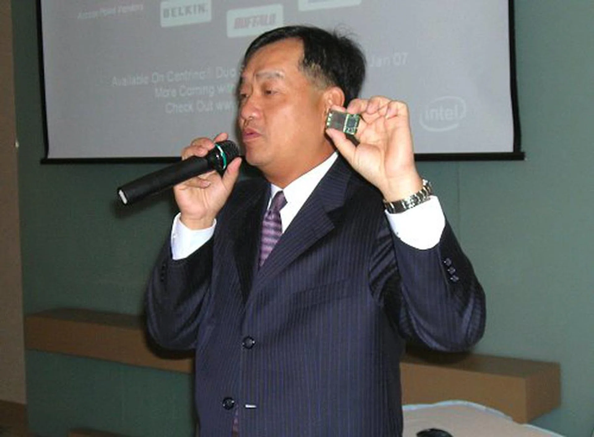 Michael Chen, Director of Intel's Embedded Sales Group, Asia Pacific talks about Kedron.
