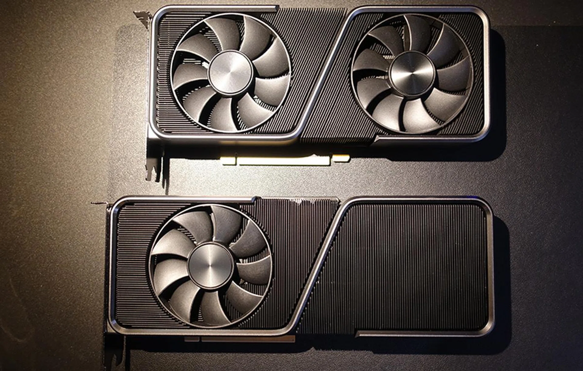 The RTX 3070 Ti Founders Edition sport a different, lengthier, cooler than the original RTX 3070 Founders Edition.