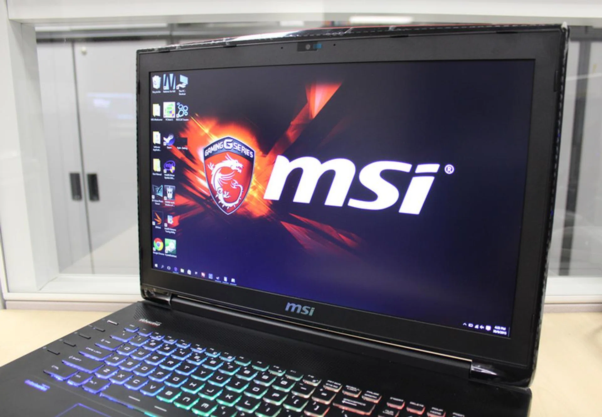 The screen's maximum brightness is not as bright as we'd like, but that's the side effect for using a matte screen which we welcome.