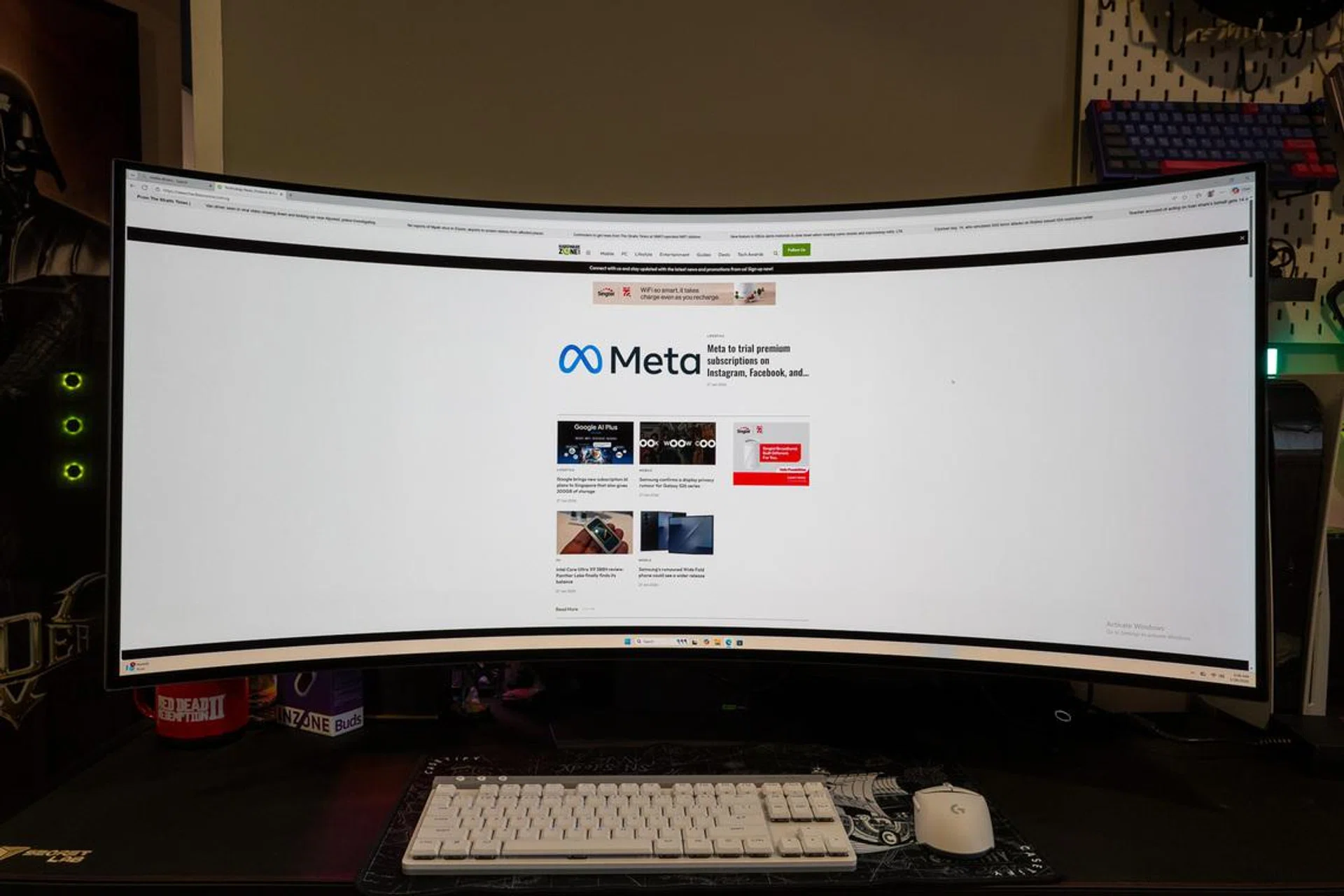 GX9’s ultrawide display