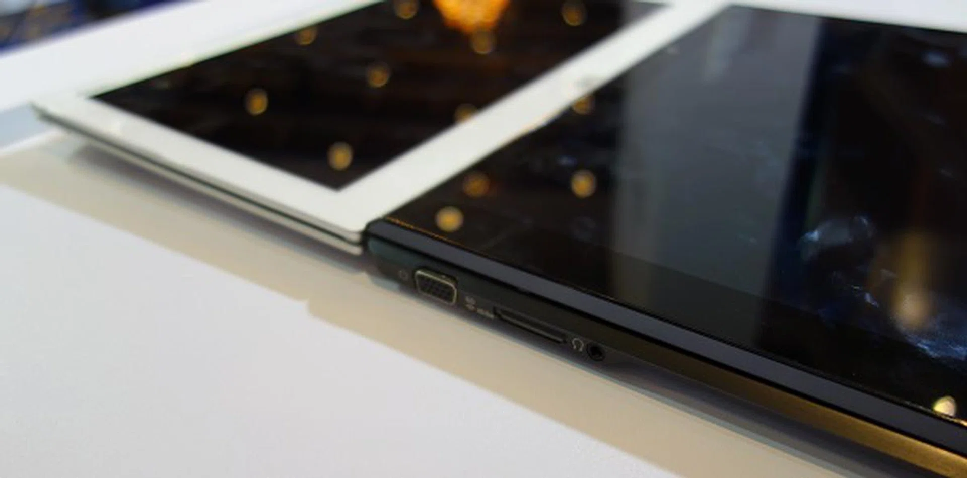 A quick comparison in thickness: Duo 13 (left), versus Duo 11 (right).