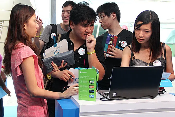Interest among consumers seems to be fairly high. We were told that all the 800 or so slots were taken, and Microsoft had to turn away many who had expressed interest in coming to the consumer event.