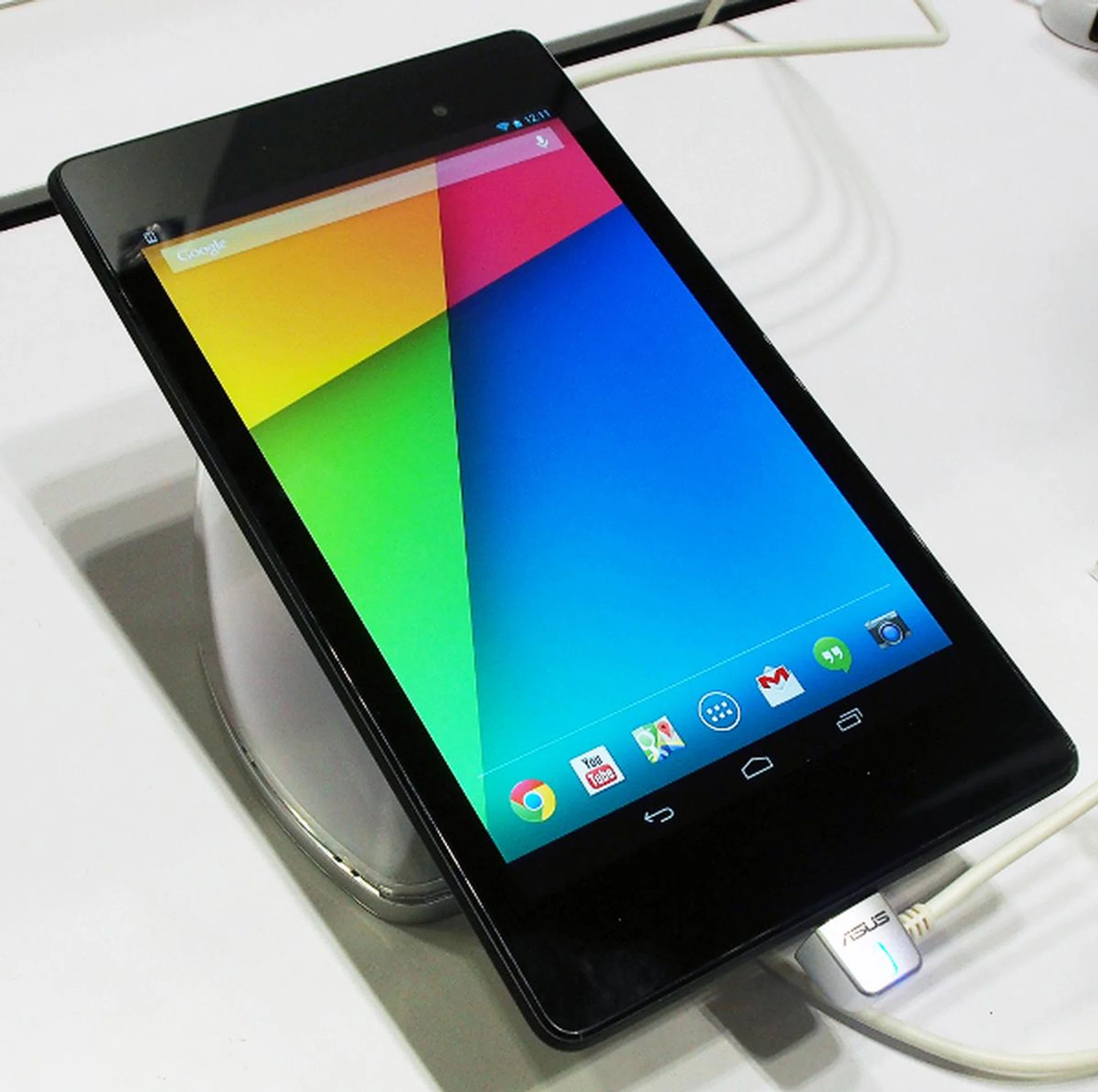 Fans of vanilla Android will be pleased to know that the Google Nexus 7 can be found at the CEE 2013. One of the more affordable, yet capable 7-inch tablets, the Nexus 7 is a popular choice for Android tablets. Its quad-core Qualcomm Snapdragon S4 Pro processor and 2GB of RAM ensures that your apps will always run smoothly, while the 1080p screen will keep you happy when viewing entertainment content.